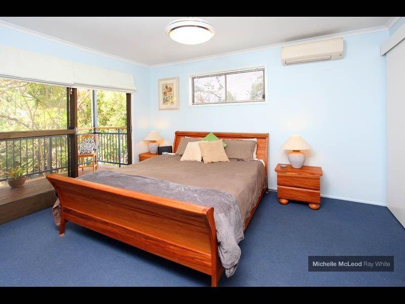 36 Burrumbuck Street, Chapel Hill QLD 4069