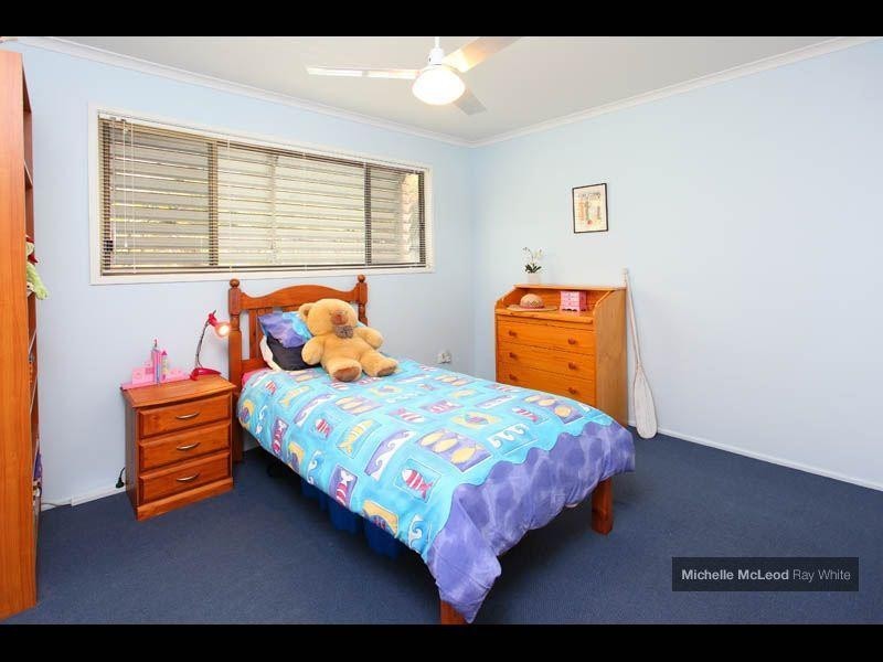 36 Burrumbuck Street, Chapel Hill QLD 4069