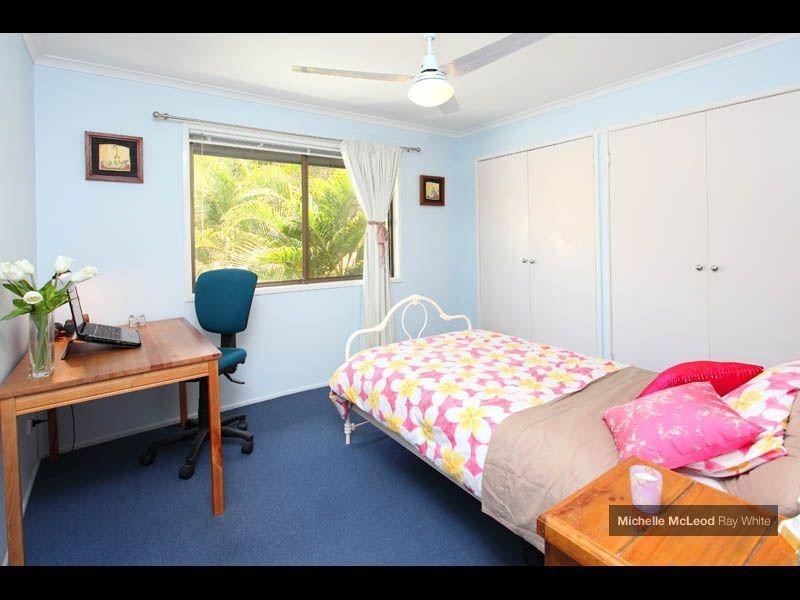 36 Burrumbuck Street, Chapel Hill QLD 4069