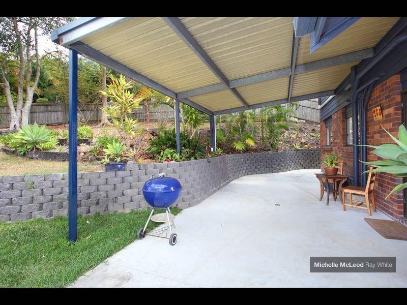 36 Burrumbuck Street, Chapel Hill QLD 4069