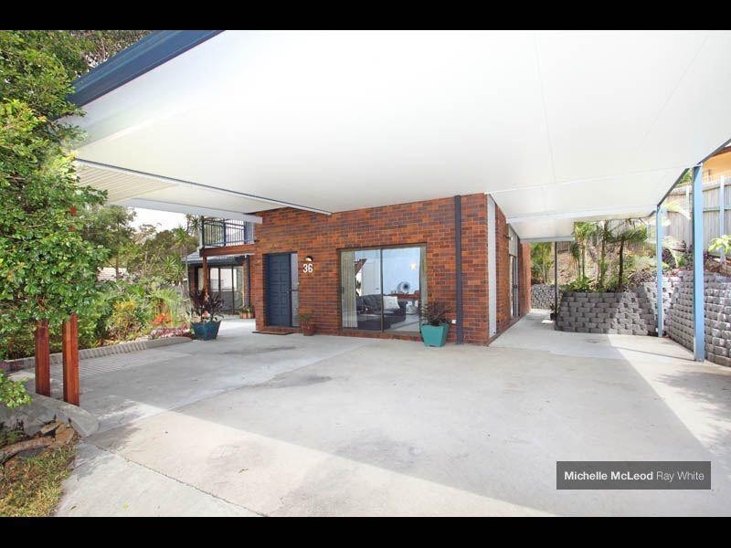 36 Burrumbuck Street, Chapel Hill QLD 4069