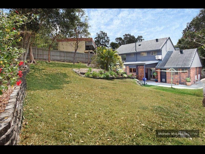 36 Burrumbuck Street, Chapel Hill QLD 4069