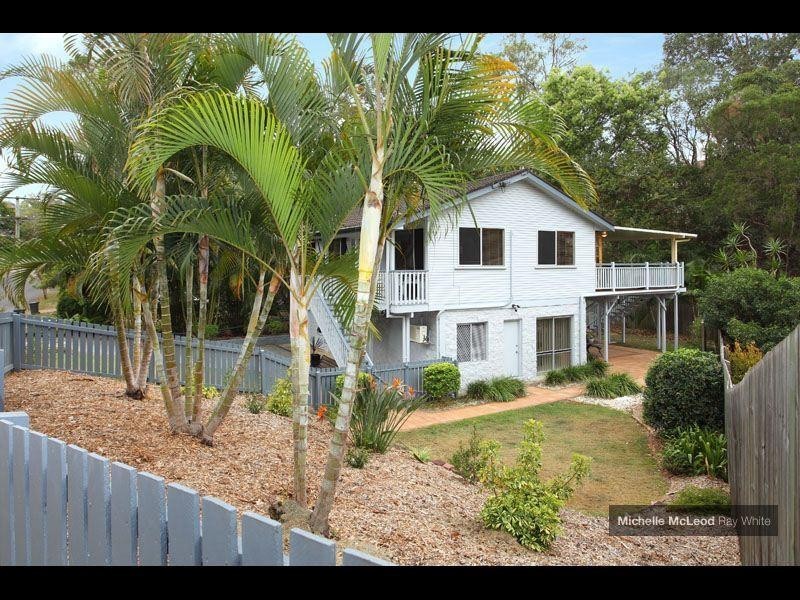 40 Cassandra Street, Chapel Hill QLD 4069