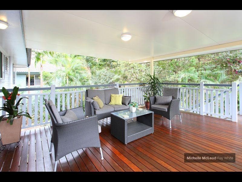 40 Cassandra Street, Chapel Hill QLD 4069