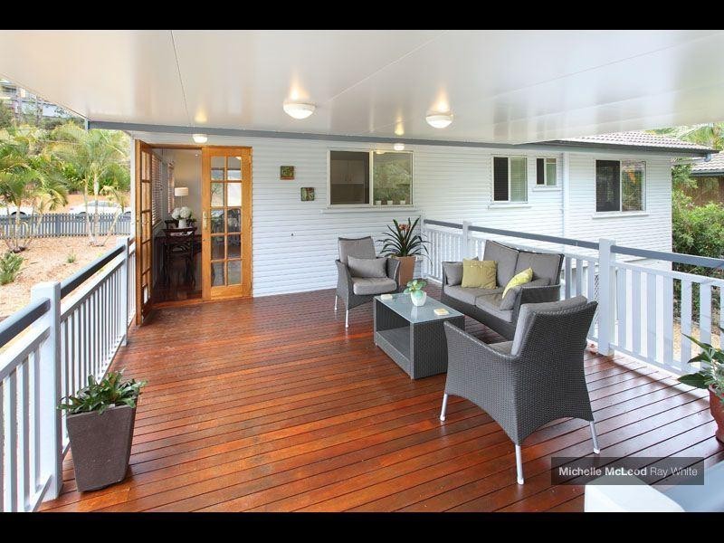 40 Cassandra Street, Chapel Hill QLD 4069