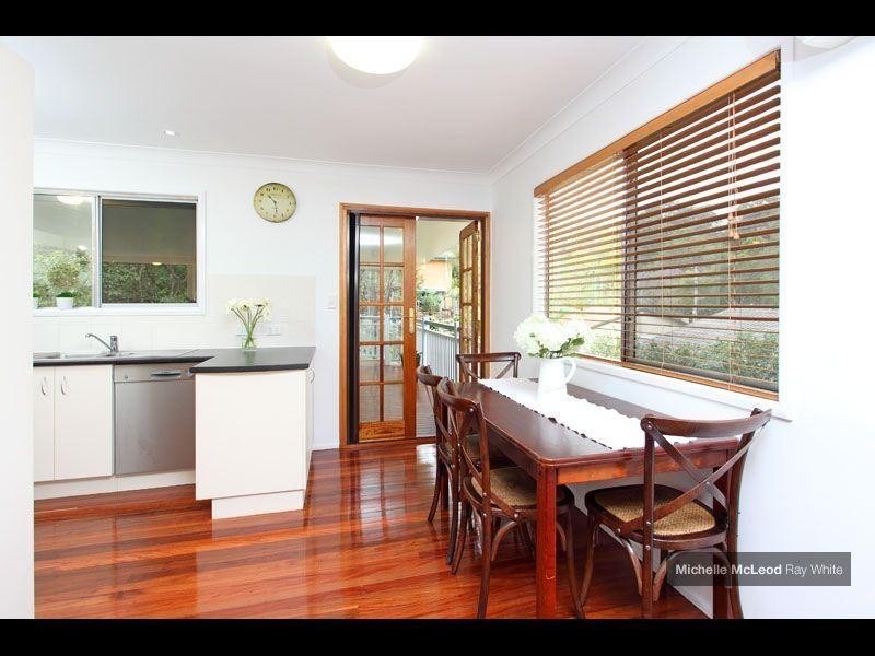 40 Cassandra Street, Chapel Hill QLD 4069