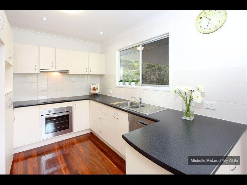 40 Cassandra Street, Chapel Hill QLD 4069