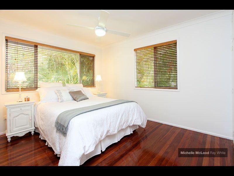 40 Cassandra Street, Chapel Hill QLD 4069