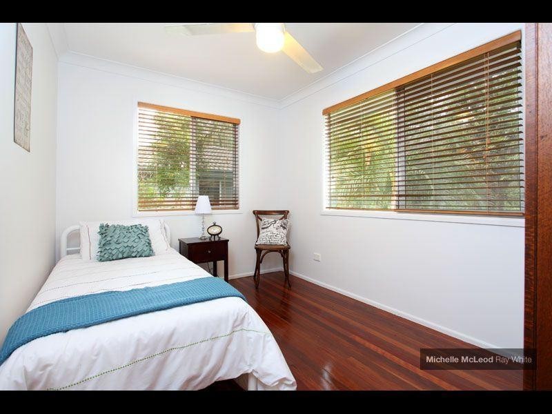 40 Cassandra Street, Chapel Hill QLD 4069