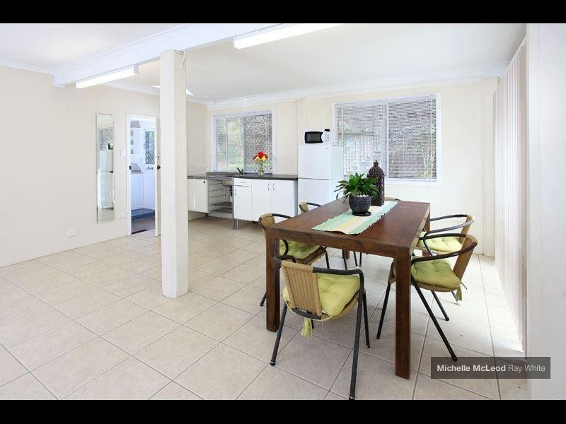 40 Cassandra Street, Chapel Hill QLD 4069