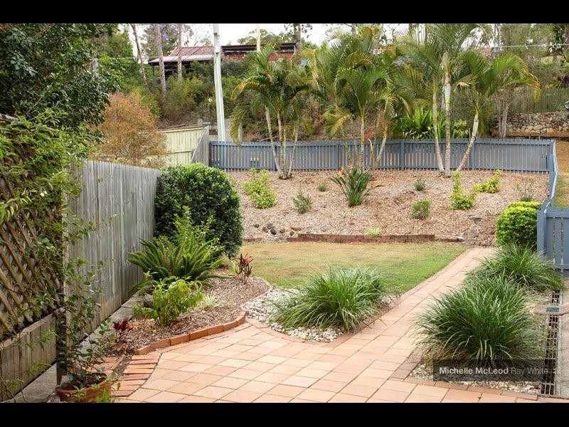 40 Cassandra Street, Chapel Hill QLD 4069