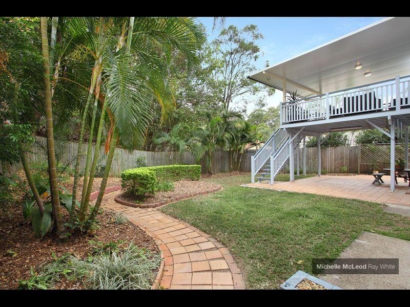 40 Cassandra Street, Chapel Hill QLD 4069