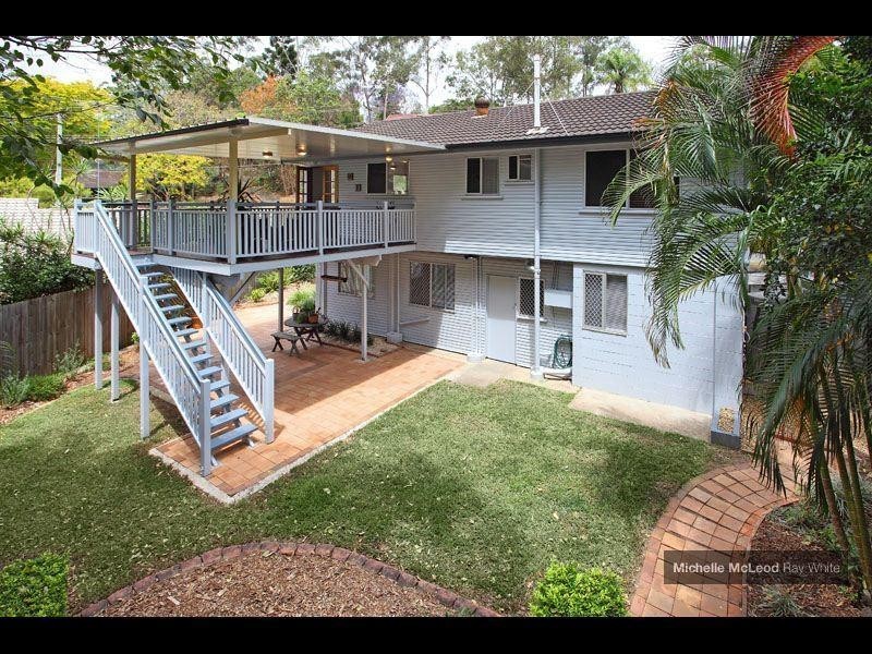 40 Cassandra Street, Chapel Hill QLD 4069
