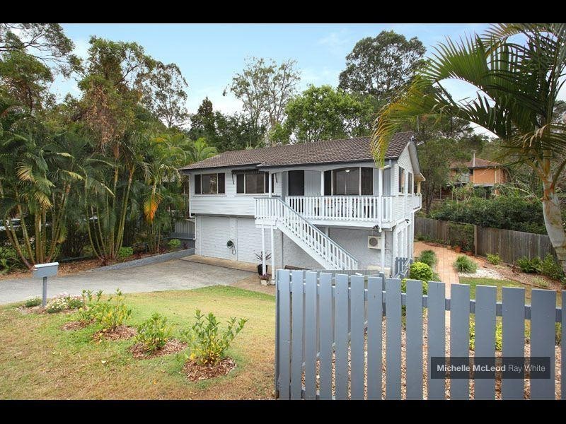 40 Cassandra Street, Chapel Hill QLD 4069