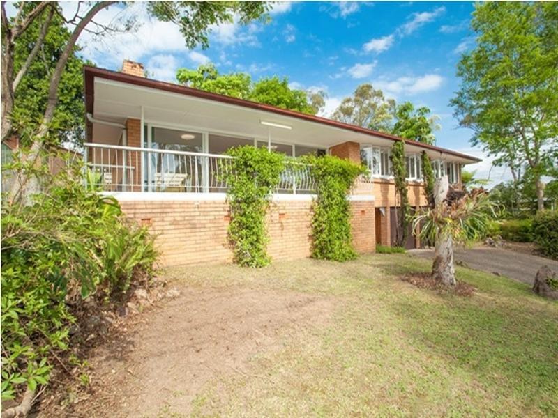 28 Marshall Lane, Kenmore QLD 4069
