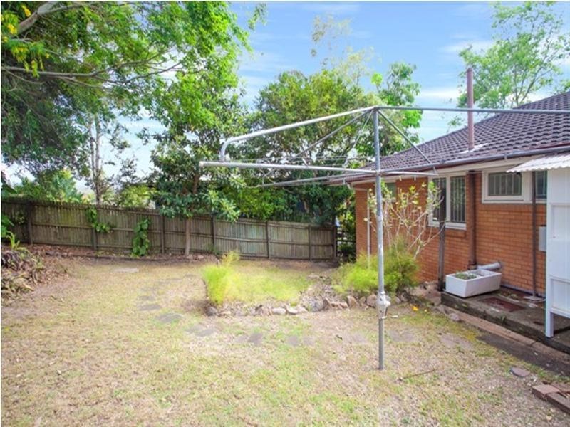 28 Marshall Lane, Kenmore QLD 4069