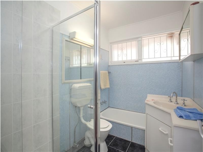 28 Marshall Lane, Kenmore QLD 4069