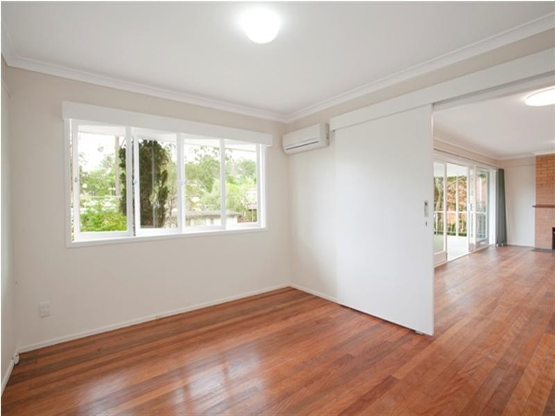 28 Marshall Lane, Kenmore QLD 4069