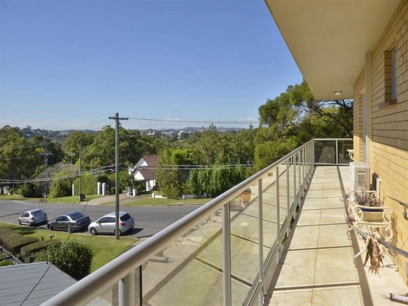 7/24 Carmody Road, St Lucia QLD 4067