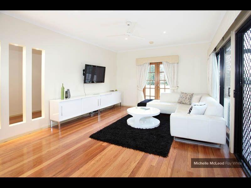 21 Regency Place, Kenmore Hills QLD 4069