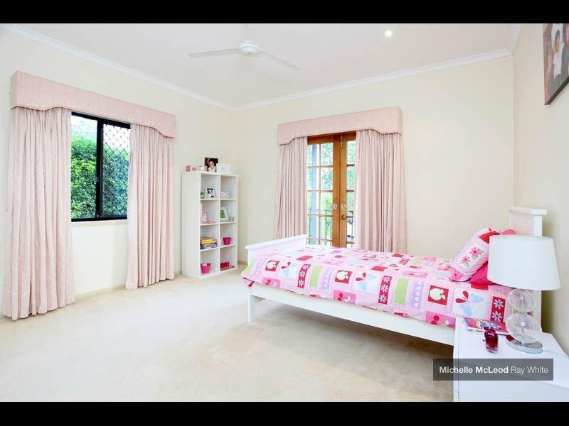 21 Regency Place, Kenmore Hills QLD 4069