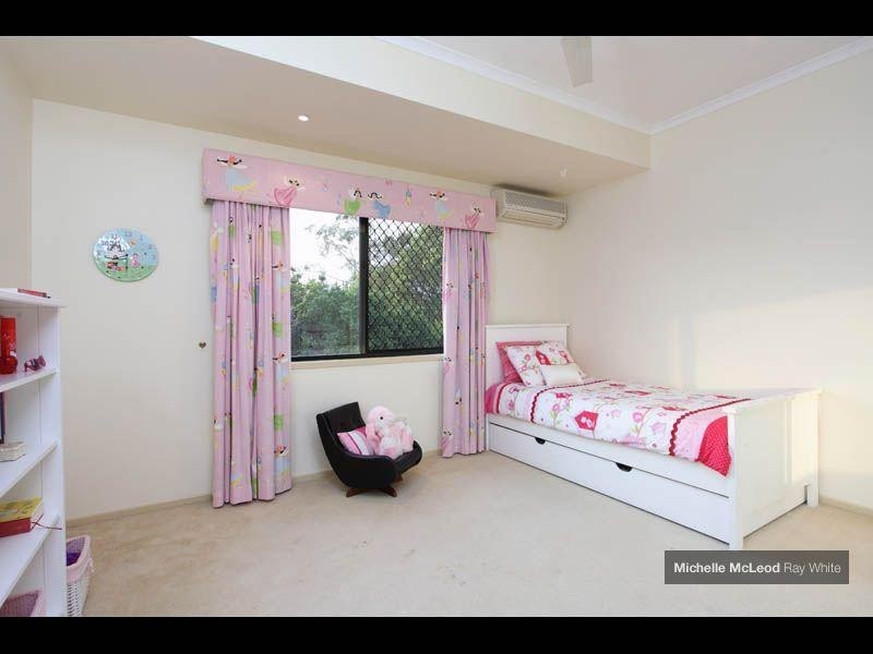 21 Regency Place, Kenmore Hills QLD 4069
