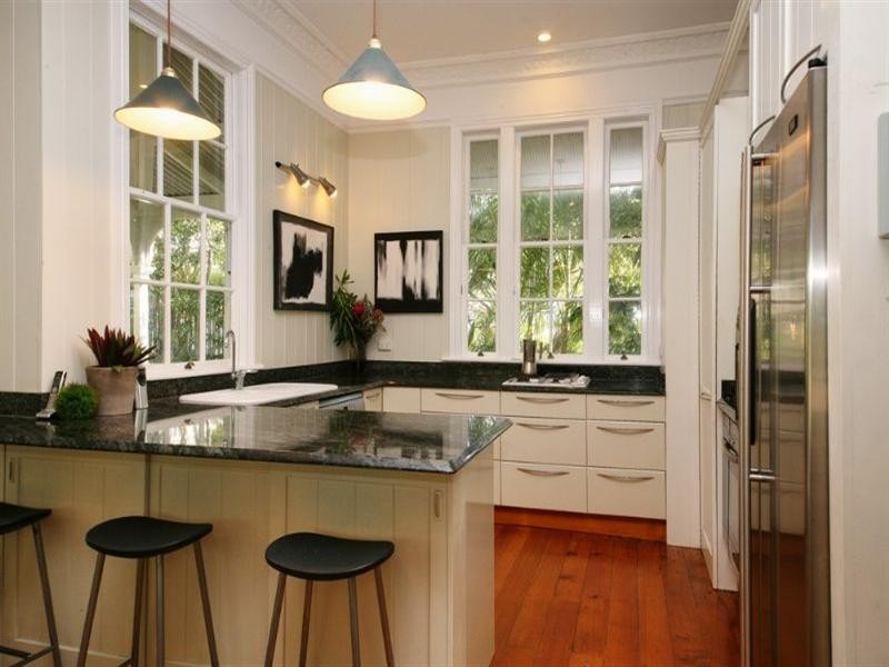 8 Prospect Terrace, St Lucia QLD 4067
