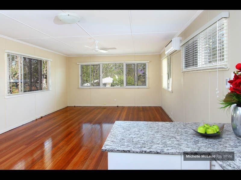29 Henry Street, Chapel Hill QLD 4069