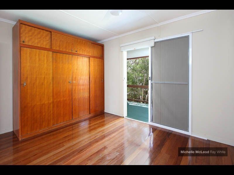 29 Henry Street, Chapel Hill QLD 4069