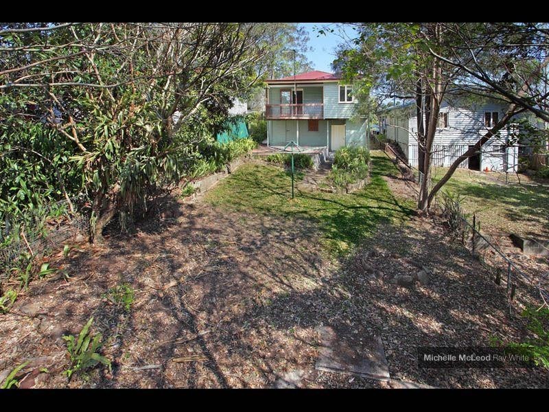 29 Henry Street, Chapel Hill QLD 4069