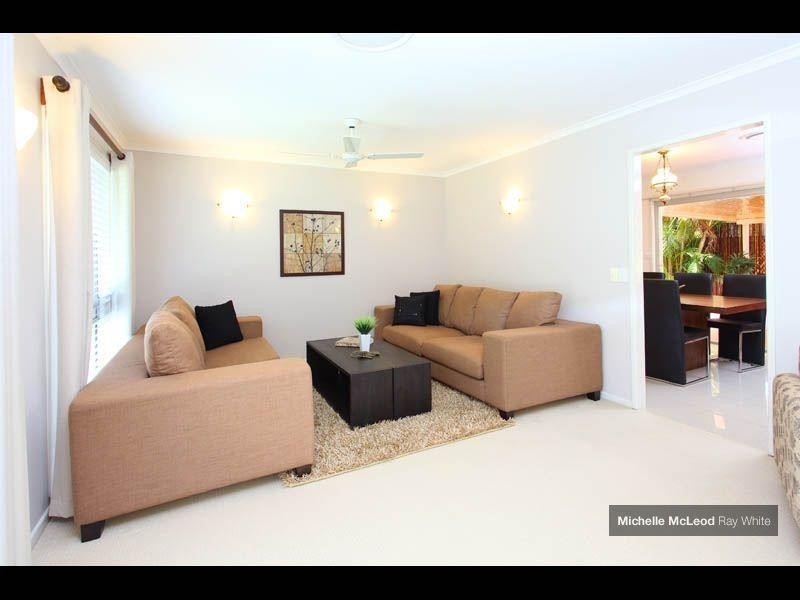 2 Star Place, Chapel Hill QLD 4069