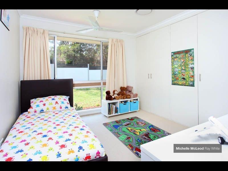 2 Star Place, Chapel Hill QLD 4069