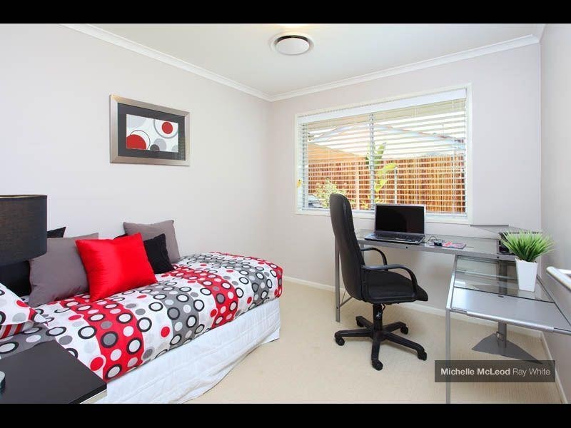 2 Star Place, Chapel Hill QLD 4069