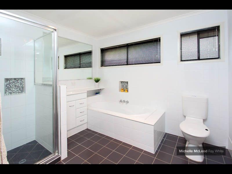 2 Star Place, Chapel Hill QLD 4069