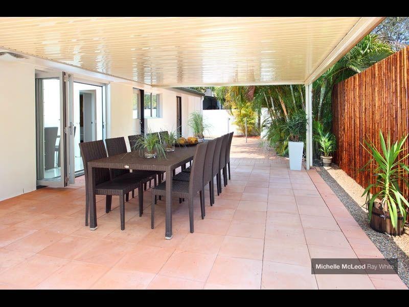 2 Star Place, Chapel Hill QLD 4069