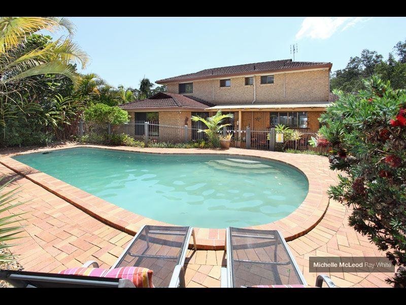 5 Peebles Place, Chapel Hill QLD 4069