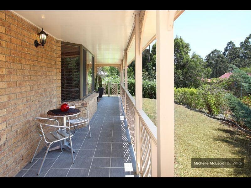 5 Peebles Place, Chapel Hill QLD 4069