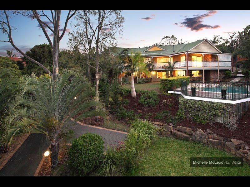 6 Larter Court, Brookfield QLD 4069