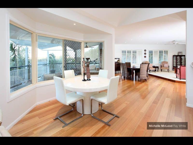 6 Larter Court, Brookfield QLD 4069