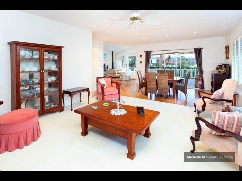 6 Larter Court, Brookfield QLD 4069