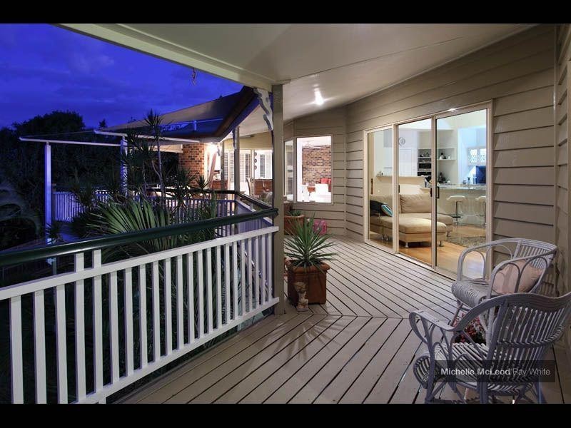 6 Larter Court, Brookfield QLD 4069