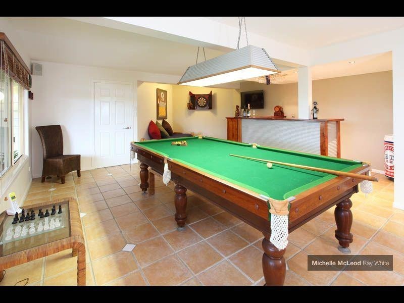 6 Larter Court, Brookfield QLD 4069