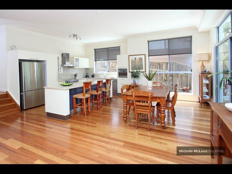 16 Sands Place, Chapel Hill QLD 4069