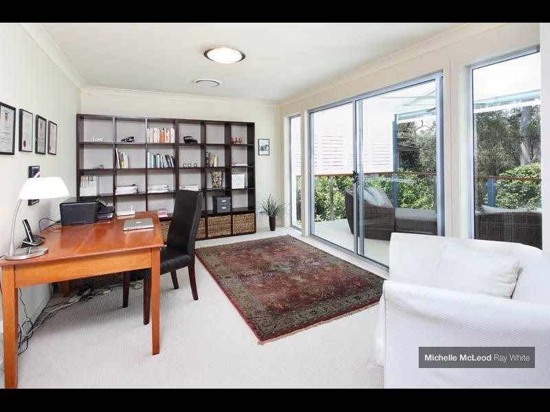 16 Sands Place, Chapel Hill QLD 4069