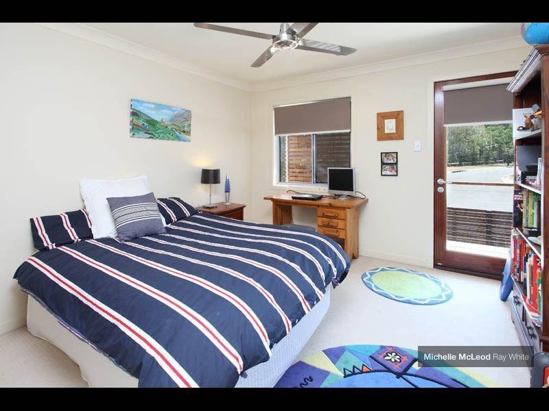 16 Sands Place, Chapel Hill QLD 4069
