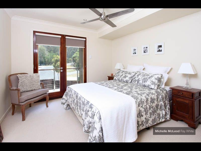 16 Sands Place, Chapel Hill QLD 4069