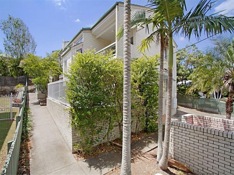 2/51 Nelson Parade, Indooroopilly QLD 4068