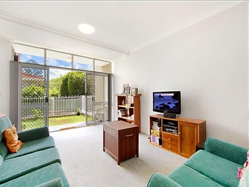 2/51 Nelson Parade, Indooroopilly QLD 4068