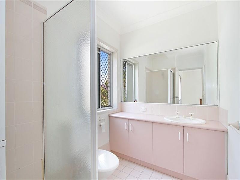 2/51 Nelson Parade, Indooroopilly QLD 4068