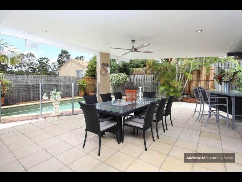 4 Juniper Close, Chapel Hill QLD 4069